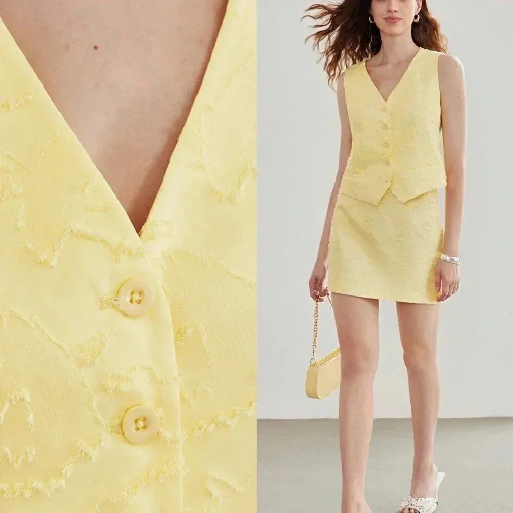 Yellow Elegant Women's Solid Textured Single Breasted Placket Waistcoat - Picture 7 of 7